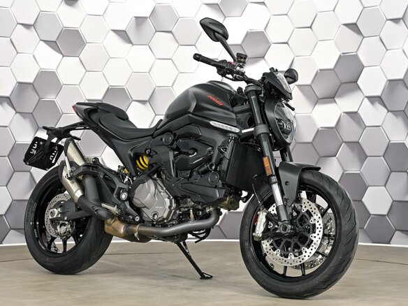 2022 Ducati Monster 937, чёрный, 879000 рублей