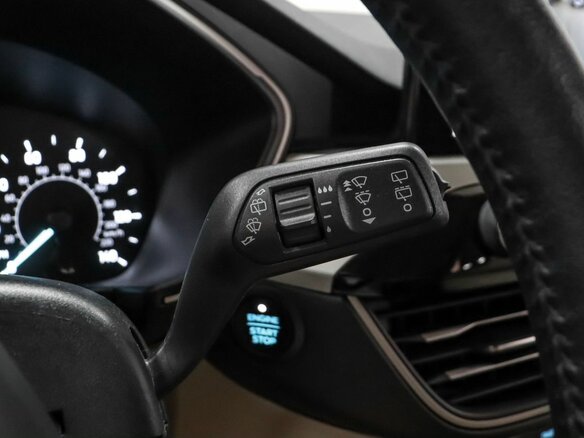 2020 Ford Escape IV, красный, 1599000 рублей - вид 13