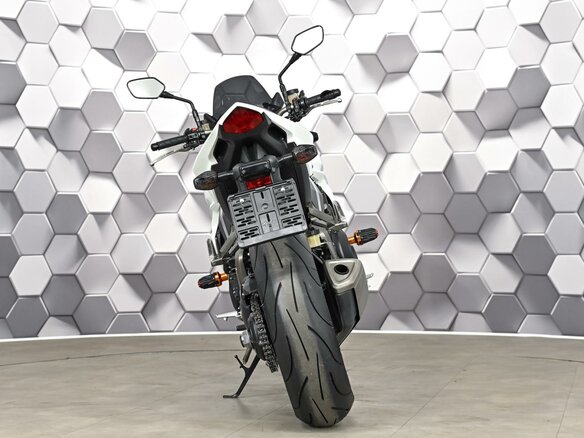 2009 Honda CB 1000R, белый, 677000 рублей - вид 5