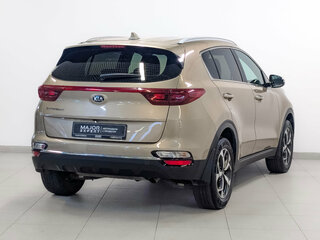 2020 Kia Sportage IV Рестайлинг, коричневый, 2100000 рублей, вид 5