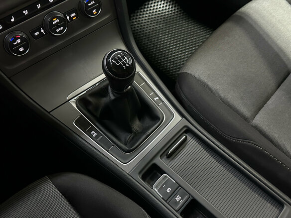 2013 Volkswagen Golf VII, чёрный, 890000 рублей - вид 16