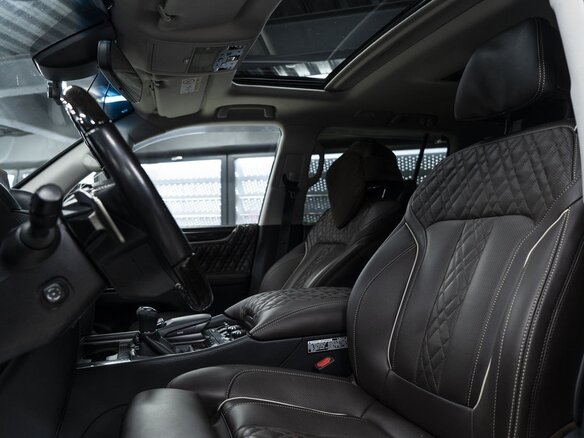 2017 Lexus LX 570 III Рестайлинг 2, белый, 7600000 рублей - вид 17