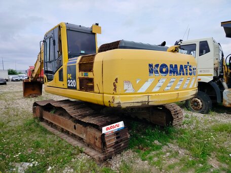 2020 Komatsu PC220-8, жёлтый, 8180000 рублей, вид 4