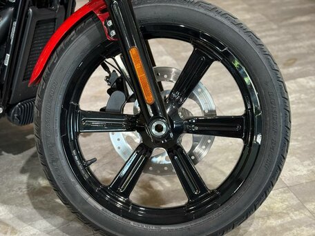 2023 Harley-Davidson Street Bob, красный, 1940000 рублей, вид 3