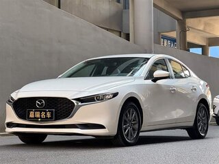 2022 Mazda 3 Axela IV (BP), белый, 1476000 рублей, вид 1