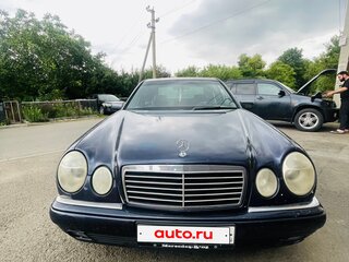 1997 Mercedes-Benz E-Класс 240 II (W210, S210), синий, 325000 рублей, вид 3