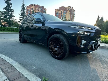 2022 BMW X7 40i I (G07) Рестайлинг, чёрный, 11700000 рублей, вид 5