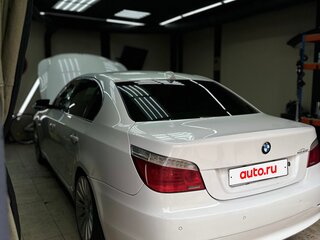 2008 BMW 5 серии 520i V (E60/E61) Рестайлинг, белый, 1200000 рублей, вид 4