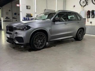 2017 BMW X5 40d III (F15), серый, 5000000 рублей, вид 3