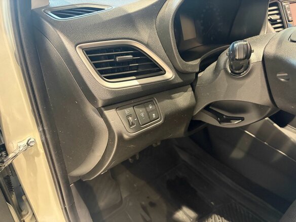 2018 Hyundai Solaris II, бежевый, 1089000 рублей - вид 8