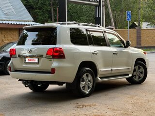 2014 Toyota Land Cruiser 200 Series Рестайлинг 1, белый, 5350000 рублей, вид 3