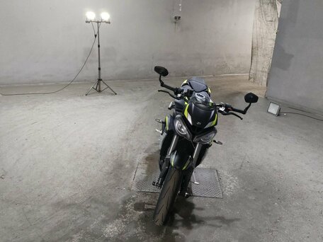 2021 Triumph Street Triple, чёрный, 838000 рублей, вид 3