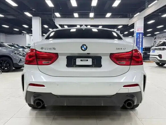 2022 BMW 1 серии 120i III (F52) Рестайлинг, белый, 1650000 рублей - вид 4