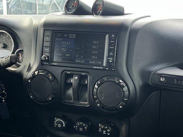 2011 Jeep Wrangler III (JK), чёрный - вид 12