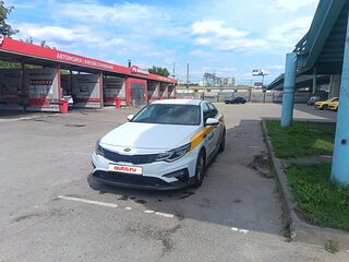 2020 Kia Optima IV Рестайлинг, пурпурный, 990000 рублей, вид 3