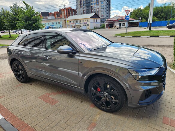 2019 Audi Q8 55 TFSI I (4M), серый, 6000000 рублей - вид 16