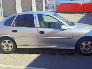 2000 Opel Vectra B Рестайлинг, серебристый, 150000 рублей, вид 3