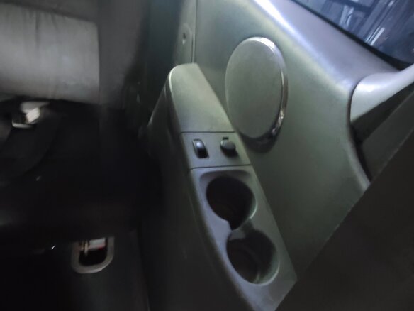 2002 Kia Carnival I, чёрный, 370000 рублей - вид 28