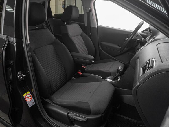 2010 Volkswagen Polo V, чёрный, 599000 рублей - вид 7