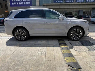 2025 Li Auto (Lixiang) L6 I, серебристый, 5700205 рублей, вид 4