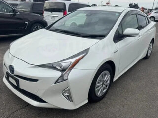 2017 Toyota Prius IV (XW50), белый, 1380000 рублей, вид 1