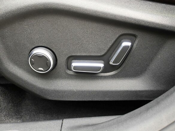 2023 Geely Monjaro I, серый, 3005000 рублей - вид 21