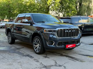 2026 Ram 1500 Crew Cab V Рестайлинг, синий, 10591000 рублей, вид 3
