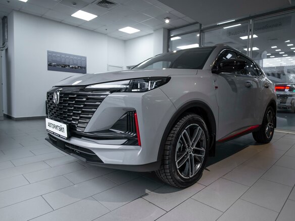 2025 Changan UNI-S I, серебристый, 3179900 рублей