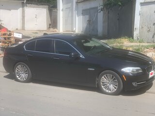 2011 BMW 5 серии 528i VI (F10/F11/F07), чёрный, 1100000 рублей, вид 3