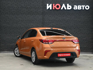 2017 Kia Rio IV, оранжевый, 1120000 рублей, вид 4