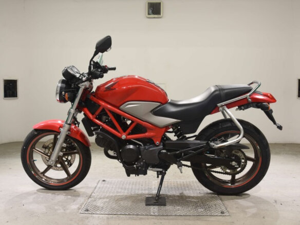 2014 Honda VTR 250, красный, 370000 рублей - вид 2