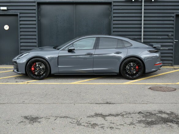 2026 Porsche Panamera GTS III, серый - вид 1