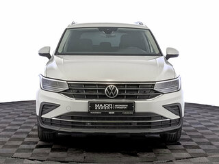 2021 Volkswagen Tiguan II Рестайлинг, белый, 3050000 рублей, вид 2