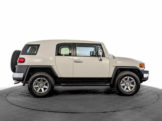 2022 Toyota FJ Cruiser, белый, 8315000 рублей, вид 4