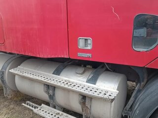 1999 Freightliner Century Class, красный, 1000000 рублей, вид 2