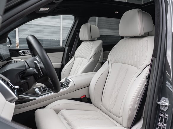 2025 BMW X7 40d I (G07) Рестайлинг, серый - вид 14