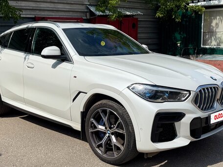 2022 BMW X6 40i III (G06), белый, 9800000 рублей, вид 4