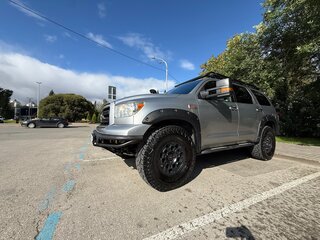 2008 Toyota Sequoia II, серебристый, 4200000 рублей, вид 1