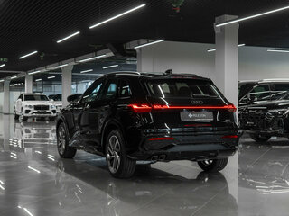 2025 Audi Q5 40 TDI III (GU), чёрный, 7900000 рублей, вид 4