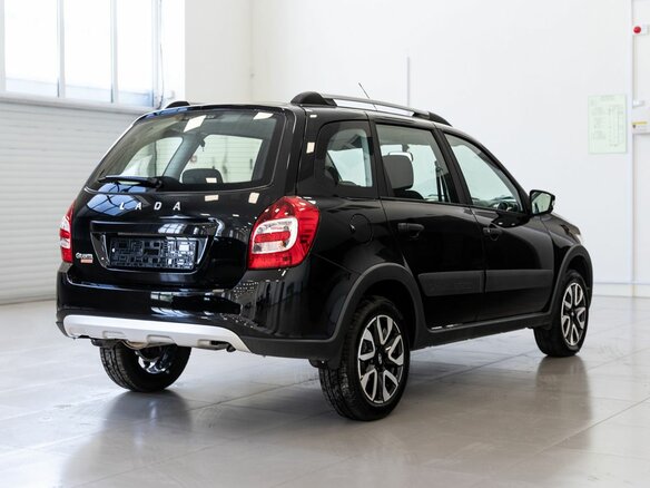 2025 Lada (ВАЗ) Granta Cross I Рестайлинг, чёрный, 1200000 рублей - вид 5