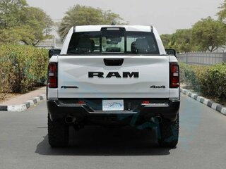 2025 Ram 1500 Crew Cab V Рестайлинг, белый, 8720000 рублей, вид 5