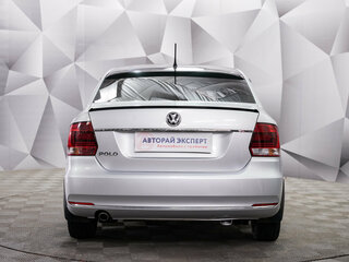 2016 Volkswagen Polo V Рестайлинг, серебристый, 797000 рублей, вид 4