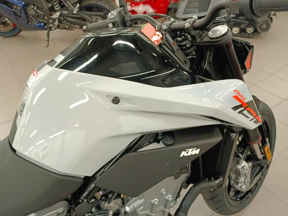 2023 KTM 790 Duke, серый - вид 15