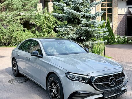 2024 Mercedes-Benz E-Класс 200 VI (W214, S214), серый, 8000000 рублей, вид 3