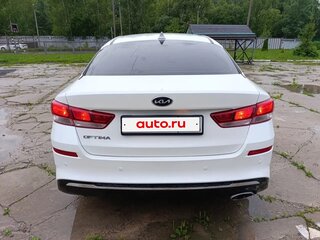 2018 Kia Optima IV Рестайлинг, белый, 1500000 рублей, вид 4