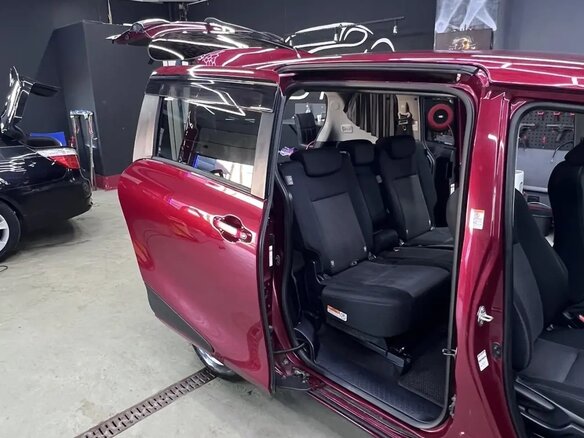 2018 Toyota Sienta II Рестайлинг, красный, 1240000 рублей - вид 8
