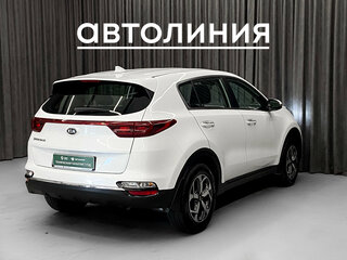 2019 Kia Sportage IV Рестайлинг, белый, 2099000 рублей, вид 3