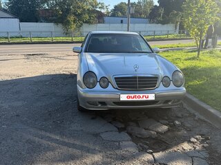 2000 Mercedes-Benz E-Класс 200 II (W210, S210) Рестайлинг, серебристый, 550000 рублей, вид 3