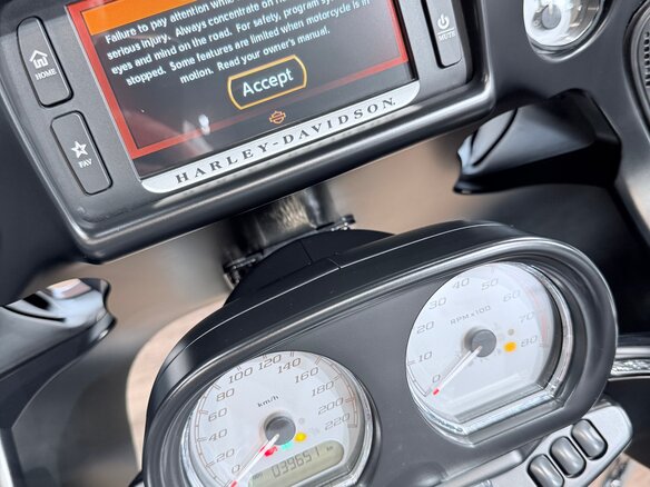 2018 Harley-Davidson Road Glide, пурпурный, 1899000 рублей - вид 38