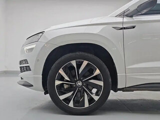 2023 Skoda Karoq DSG7 I, белый, 1600888 рублей, вид 4